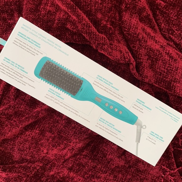 Moroccanoil Smooth Style Ceramic Heated Brush - Picture 2 of 3